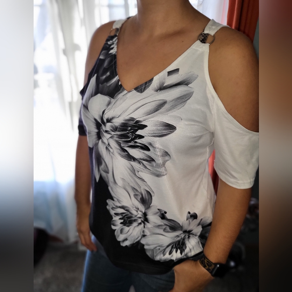 Women's cold shoulder top